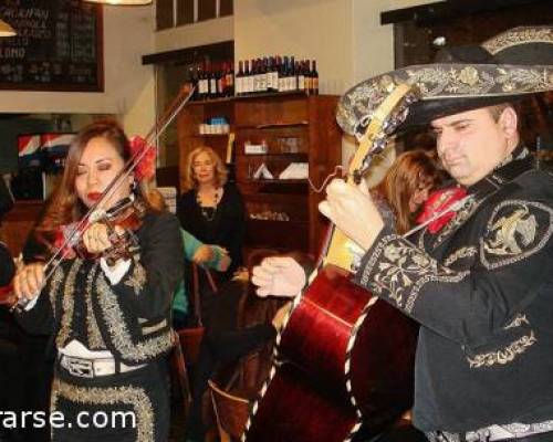 Hermoso los mariachis :Encuentro Grupal SEGUIMOS A LA VACA Y VAMOS A CENAR CON SHOW????