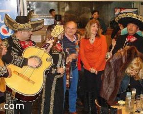 me quedaron unas mas, después le digo a Rita, que me habilite para subirlas... :Encuentro Grupal SEGUIMOS A LA VACA Y VAMOS A CENAR CON SHOW????