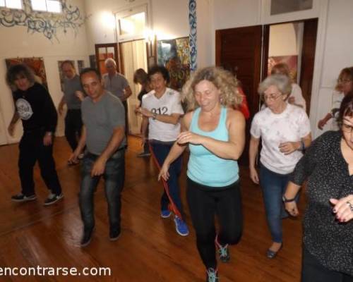 ¡¡¡Que concentración!!! :Encuentro Grupal Te prendes a hacer la coreo de entrada?