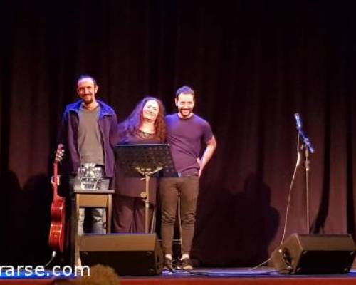 Viernes 24: Recital de Ángela Irene en el Auditorio UOCRA...Hermosa presentación de esta gran cantora pampeana, intacta su voz para la interpretación de bellos temas de los grandes poetas de nuestra música folklórica.  :Encuentro Grupal ÁNGELA IRENE en AUDITORIO UOCRA