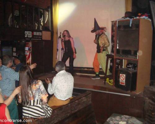 ....y me animé con una bachata!! Gracias a los que la cantaron conmigo y también a los que la bailaron!! :Encuentro Grupal Festejamos el día de la Madre en Mastropueblo!! ,KARAOKE Y CENA INCLUIDA!!