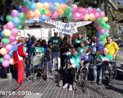 17922 11 Caminata saludable por la primavera, en el Hogar San Martín