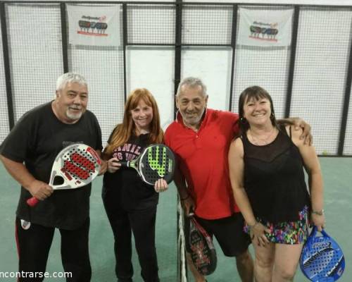 17932 8 **2018 Seguimos jugando al Padel ? ** Horario: 14:30 a 16:30