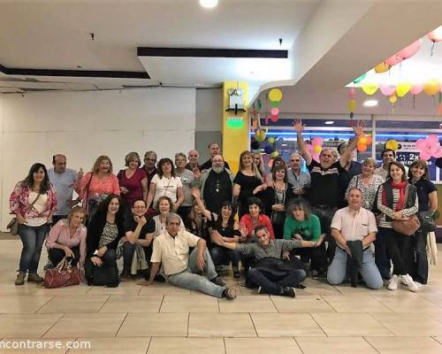 muy lindo el grupo de bowling gente sana nos divertimos mucho gracias MelanIie :Encuentro Grupal FESTEJAMOS  EL DIA DE LA MADRE  UNA SEMANA DESPUES 