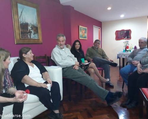 CADA UNO FUE ESCUCHADO CON ATENCION POR EL RESTO DEL GRUPO :Encuentro Grupal HOY FESTEJAMOS EL DIA DE LA MADRE EN EL TALLER DE REFLEXION SOBRE EL AMOR EN LOS TIEMPOS QUE CORREN