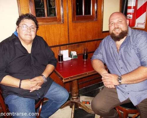 Ya casi listos para empezar los artistas!! :Encuentro Grupal DON EMILIO Y MARCELO GOMEZ JUNTOS PARA VOS