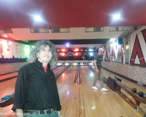 18094 12 EL OESTE TIENE BOWLING y se llama PALOS