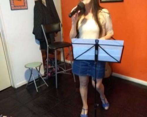 18122 8 TE GUSTA CANTAR Y QUERES HACERLO ? VENI AL TALLER DE CANTO GRUPAL