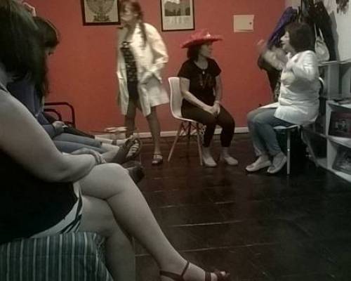 18123 5 CONTINUAMOS CON EL PROYECTO DE TEATRO, VENIS?