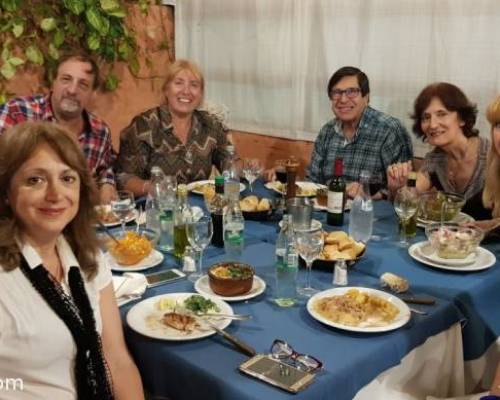 Y siempre algunos amigos hacen el aguante hasta el broche final, casi siempre una regia cena, esta vez fue en Brut Nature, muy buen restó !! :Encuentro Grupal TRES TENORES ARGENTINOS EN EL CLUB SIRIO LIBANÉS