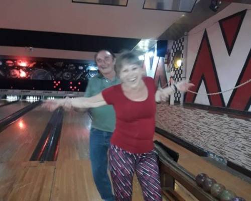 18269 9 EL OESTE TIENE BOWLING y se llama PALOS