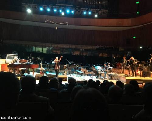 18271 9 Tributo a Pink Floyd con la Banda Sinfónica Nacional de Ciegos, Coro Polifónico Nacional de Ciegos junto a Lito Vitale, Hilda Lizarazu y Juan Carlos B