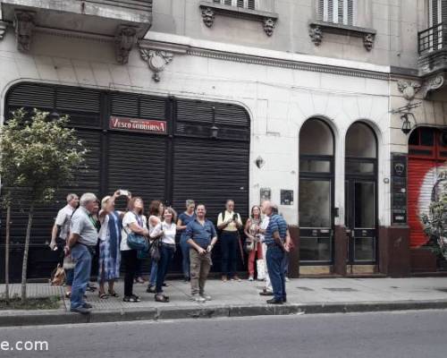 17696 51 CASAL DE CATALUÑA, ART NOUVEAU E INMIGRANTES POR LA JONES