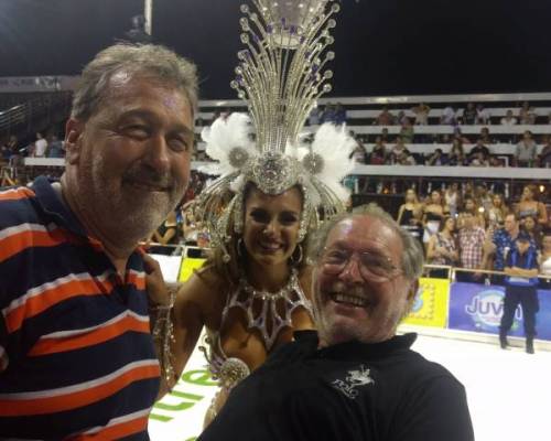 a estos chicos casi los perdemos :Encuentro Grupal ¡¡ La Vida es un Carnaval !! ( En Gualeguaychú c/ Francoday)