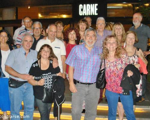 Que linda foto....y grupo!! :Encuentro Grupal  COMEMOS HAMBURGUESAS EN OLIVOS ???