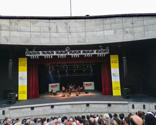 18437 11 DOMINGO DE JAZZ  CON GUILLESPI !!!