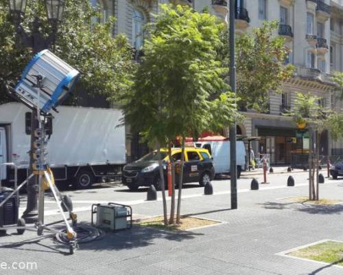 18475 11 Teatro Colón y Plaza Lavalle, entrada a la Visita guiada, por la Jones