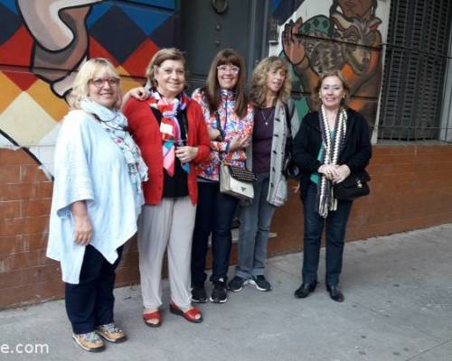 Se las ve muy bien. Siento mucho no haber podido estar...la próxima! :Encuentro Grupal Barrio de Belgrano, rincón de Osvaldo Bayer, con Museo Larreta, por la Jones