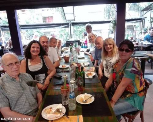 se va agrandando el grupo :Encuentro Grupal Caminata Recoleta