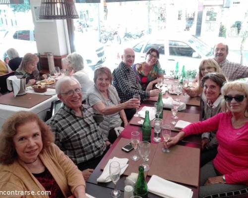 muy buena la charla de hoy de Horacio :Encuentro Grupal Caminata Recoleta