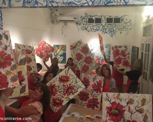 Cada uno con su obra, felices  !!!  :Encuentro Grupal 4ta Paint Night  -  Disfrutamos pintando un cuadro + bebidas + pizzas !!! 