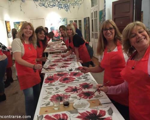 Que sonrisas !!!  :Encuentro Grupal 4ta Paint Night  -  Disfrutamos pintando un cuadro + bebidas + pizzas !!! 