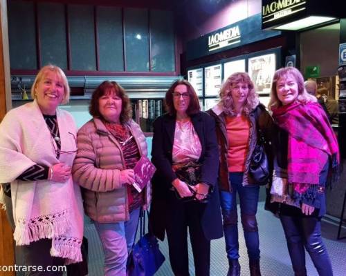 Muchas gracias por acompañarme al teatro a Jeny, Claudia, Graciela, Liliana, Beatriz, Gabriela !! :Encuentro Grupal BERLÍN EN BUENOS AIRES 