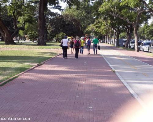 18698 6 CAMINAMOS DOMINGO A LA TARDE CON AMIGOS 