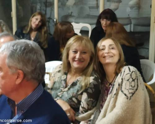 ¡Hermosas !  Y felices..Acabamos de ver la ópera Carmen ,sus rostros espectaculares al término de la clase de tan genio de profesor Claudio Mamud .   :Encuentro Grupal Encuentro con la ópera Carmen, de Bizet