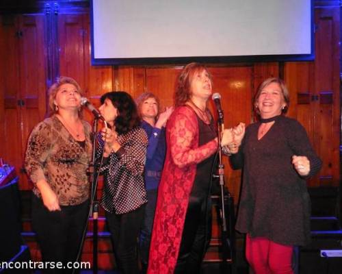 18842 34 MARIJU Y NORA FESTEJAN SU CUMPLEAÑOS Y VAN A CANTAR