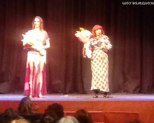 Gran comediante. Cumplió con las expectativas deseadas :Encuentro Grupal UNA COMEDIANTE ÚNICA Y UN PRECIO MUY ECONÒMICO