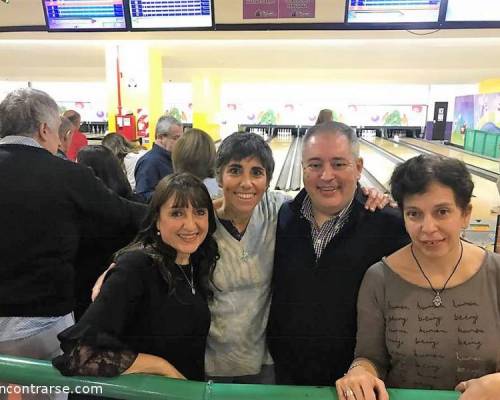 La mejor de las compañías! :Encuentro Grupal BOWLING  FESTEJO DIA DEL AMIGO 