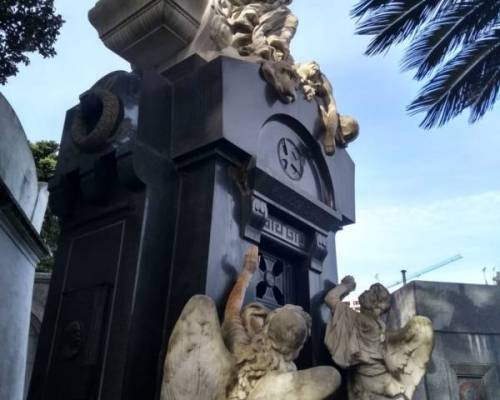 19063 4 Cementerio de Recoleta y Masonería por la Jones