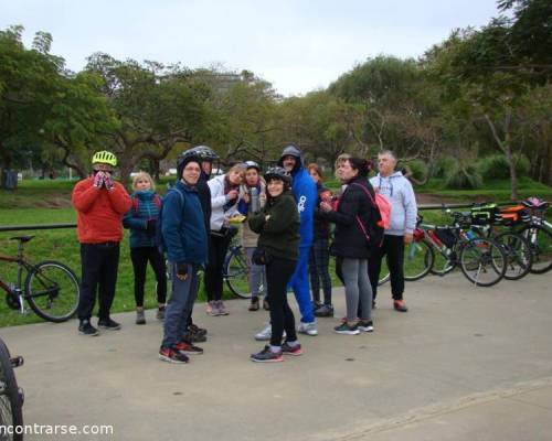 19111 21 Pedaleando contra el frío ! 