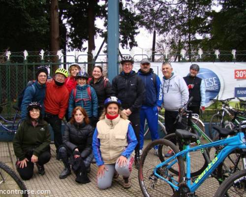 19111 6 Pedaleando contra el frío ! 