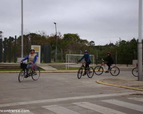 19111 8 Pedaleando contra el frío ! 