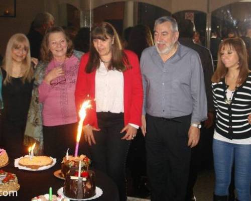 Felicidades a todos los leoninos!!!!. Que pinta que tienen esas tortassss :Encuentro Grupal FESTEJO de "LEONINOS"  Pre-Feriado