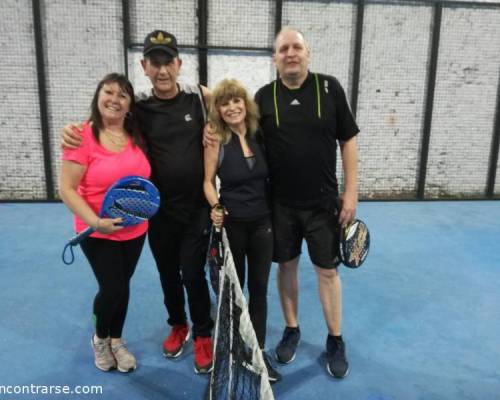 19170 14 **Festejamos en Padel el día de la amistad con todos los padeleros****  