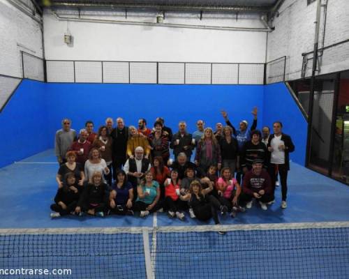 19170 34 **Festejamos en Padel el día de la amistad con todos los padeleros****  