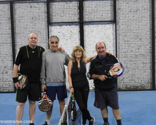 19170 41 **Festejamos en Padel el día de la amistad con todos los padeleros****  