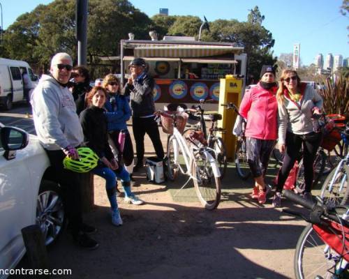 19173 3 Pinta choripan en costanera sur...