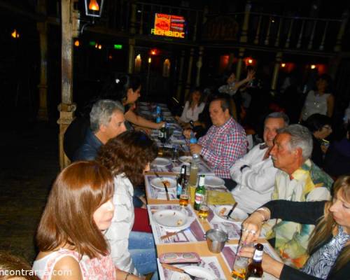 19367 4 FESTEJAMOS!!!!! CENANDO Y BAILANDO  EN WESTERN DISCO!!!! 