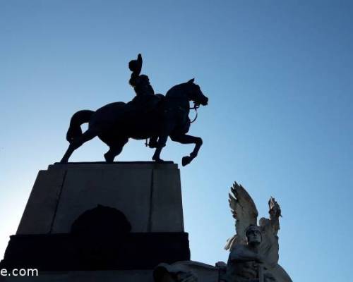 19571 14 de Recoleta a Palermo Monumentaria los porqué de la Historia Argentina, por la Jones