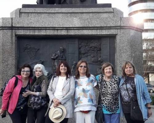 19571 21 de Recoleta a Palermo Monumentaria los porqué de la Historia Argentina, por la Jones