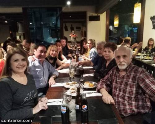 2da mesa gente de página y también integrantes desfachatados  :Encuentro Grupal  ME ACOMPAÑAN A CENAR A CARMIN  ????