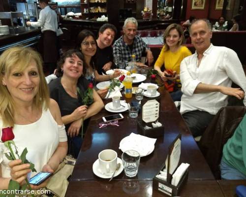 Rosas para todas por el dia de la familia 💖💖💖  :Encuentro Grupal Sábados por la tarde se bailaaaaaa ! ! !