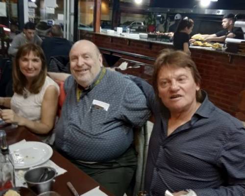 19727 11 Comemos en una parrilla de barrio - Caseros 