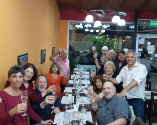 @BESOSI Qué bien, vos, de invitado y @SANDRA_LA_NEGRA de Mirta Legrand!!! Lo habrás disfrutado! :Encuentro Grupal Comemos en una parrilla de barrio - Caseros 