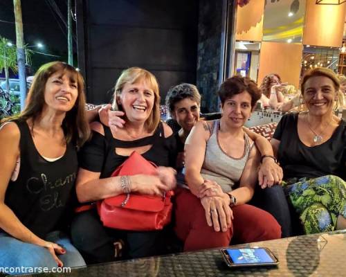El Café del estribo. Ellas.. :Encuentro Grupal LUEGO DE LA VUELTITA A LA ALEM, A REPONERNOS EN BUENA COMPAÑIA