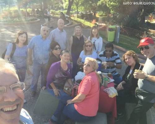 Con el grupo en la plaza Armenia :Encuentro Grupal Merienda en plaza Armenia